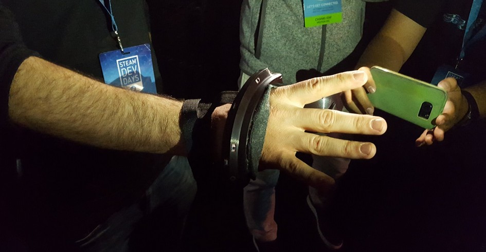 Valve กำลังพัฒนา Vive Controllers ตัวใหม่ที่กระทัดรัดกว่าเดิม