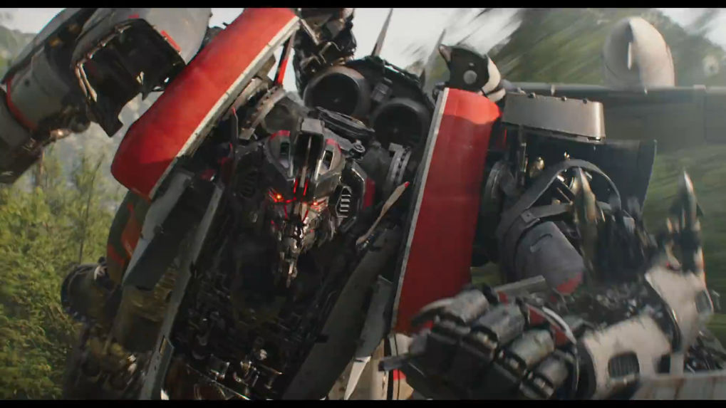 Bumblebee ปล่อยตัวอย่างล่าสุดรวมพลหุ่นนักรบ !!